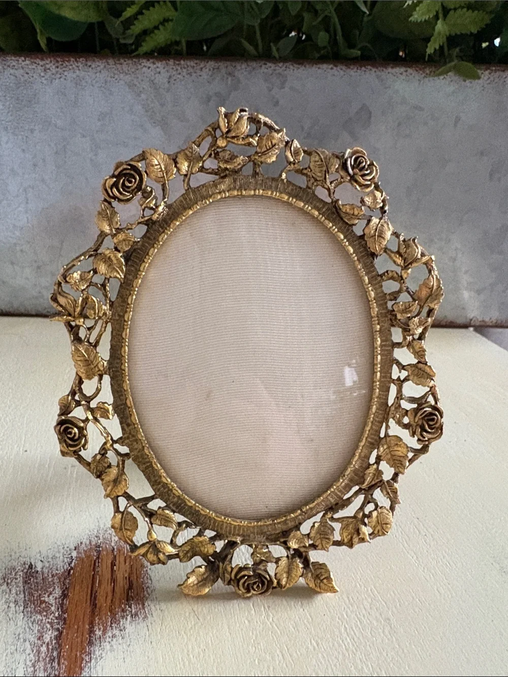 Vintage Matson signed Ornate Hollywood regency Gold Rose Oval Picture Frame